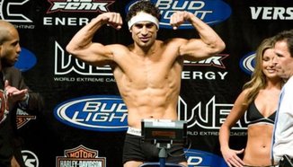 Danny Castillo срещу Dustin Poirier в WEC 50