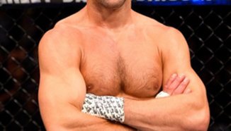 Luke Rockhold се завърна в АКА