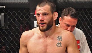 Jon Fitch подписа с Bellator