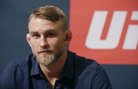 Alexander Gustafsson: Luke Rockhold e добър боец, но говори много