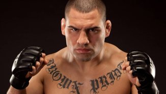 UFC премахна Cub Swanson и Cain Velasquez от ранглистата