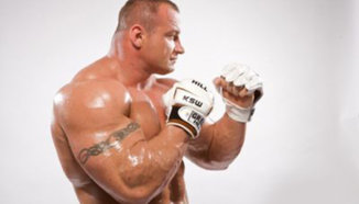 Mariusz Pudzianowski срещу Eric Esch в KSW 14 през септември