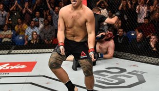 Tai Tuivasa преподписа за още 4 битки с UFC