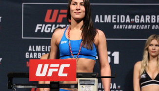 Гласят Jessica Eye срещу Jessica-Rose Clark на UFC Singapore