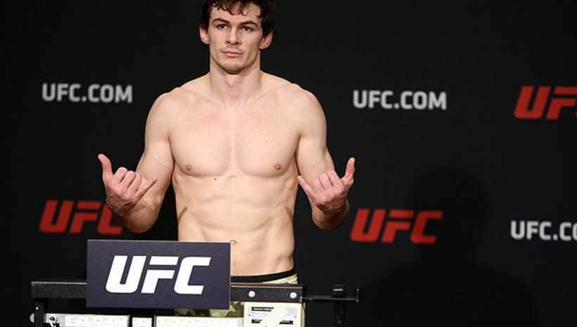 Olivier Aubin-Mercier се справи набързо с Evan Dunham