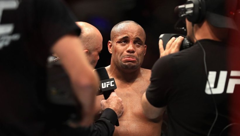 Daniel Cormier &#039;подсуши сълзите си&#039; с 4 милиона долара