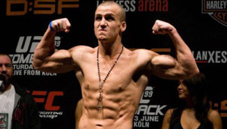 Gabe Ruediger срещу Paul Kelly в UFC 123