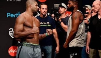 Curtis Blaydes реагира след като го извадиха от главната карта на UFC 225