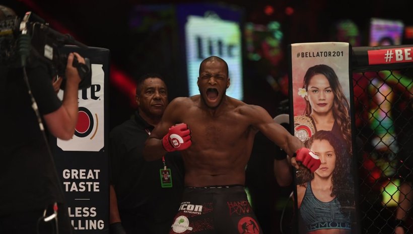 След победата на Bellator 200, Michael Page се завръща към бокса
