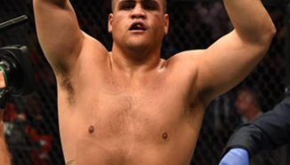 Tai Tuivasa победи Andrei Arlovski в кървава битка