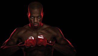 Michael Page победи с нокаут Michal Clach в боксова среща 