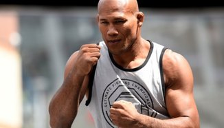 Jacare Souza прие битката с David Branch