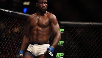 Corey Anderson с доминантна победа над Glover Teixeira	