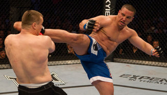 Pat Barry срещу Joey Beltran в UFC Fight for the Troops 2