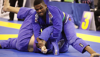 De' Alonzio Jackson победител в абсолютната при лилавите колани на European Open 2011