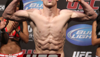 Двубоят между Evan Dunham и George Sotiropoulos в UFC 132, под въпрос