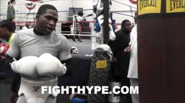 Adrien Broner тренира за Demarco