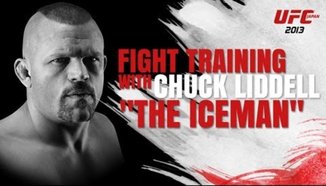 Chuck Liddell показва техники на удари