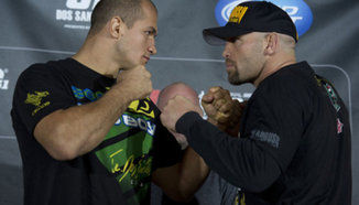 Junior dos Santos нокаутирва Gilbert Yvel на UFC 108 (видео)