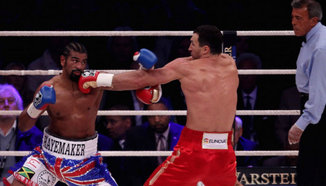 Резултати от боксовия двубой между Кличко и Хей (видео)