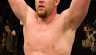 Boetsch подписа нов договор с UFC