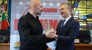 Министър Илиев награди заслужили треньори на юбилея на Българската федерация по ММА