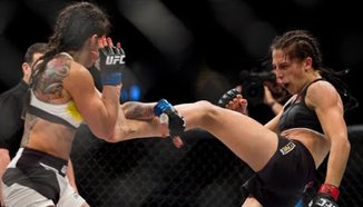 Joanna Jedrzejczyk vs Claudia Gadelha 2