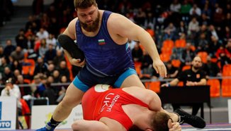 Иранец на пътя на Михаил Георгиев, а Георги Иванов среща пуерториканец