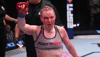 Конър Макгрегър натиска Дана Уайт да подпише договор с негова съотборничка