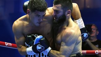 Реваншът между Бетербиев и Бивол 'почти готов' за февруари