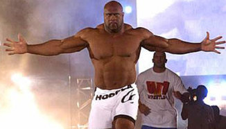 Bob Sapp отново с циркаджийско изпълнение