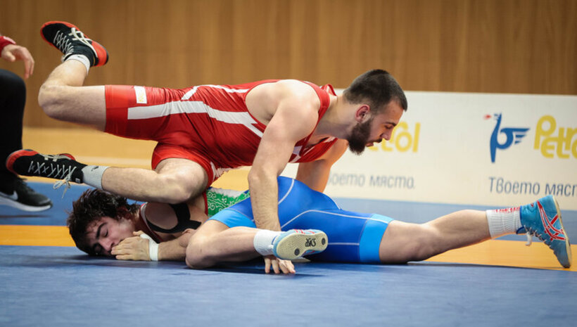 17 българи на полуфиналите на 'Дан Колов - Никола Петров'