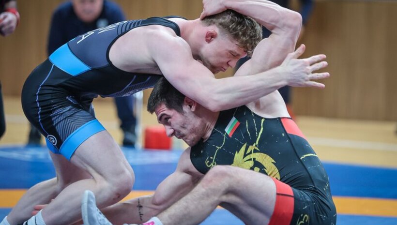 Две титли и общо 12 медала за борците ни във втория ден на 'Дан Колов - Никола Петров'