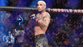 Чарлз Оливейра е по-голяма заплаха за Илия Топурия, отколкото предполагате