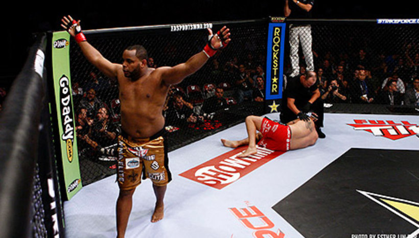 Видео от кантара преди Strikeforce: Barnett vs Cormier