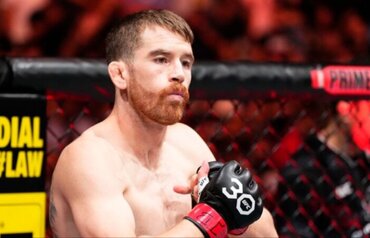 Кори Сандхаген има само един начин да спечели на UFC 320, смята треньора на Мераб