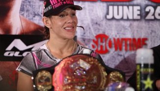 Cyborg иска двубой с Rousey на 63 килограма