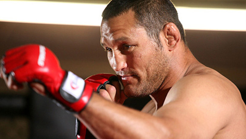 Треньорът на Dan Henderson разкри повече детайли за контузията