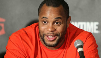 Daniel Cormier срещу Pat Barry