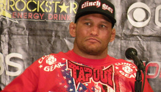 Dan Henderson никак не е доволен