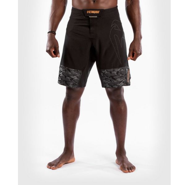Шорти - Venum Light 4.0 Fightshort - Black/Bronze​