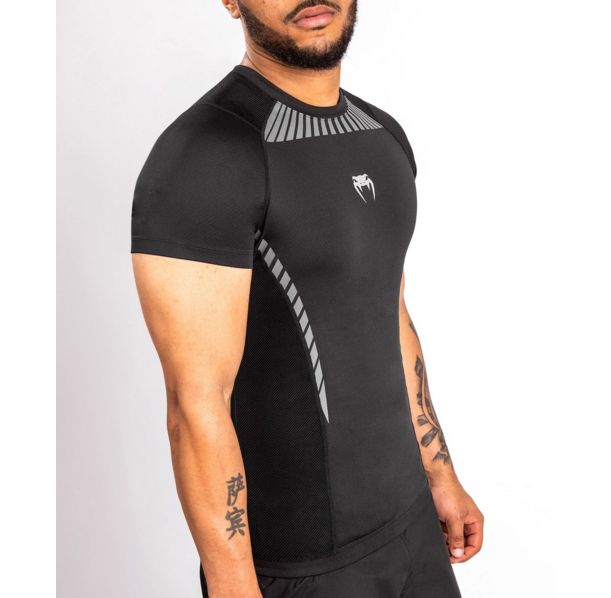 Рашгард - Venum JAWS 2.0 SHORT SLEEVES RASHGUARD - Black/White​