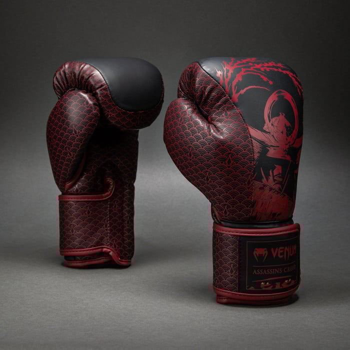 Боксови ръкавици - Venum x Assassin's Creed Shadows Boxing Gloves - Burgundy/Black​