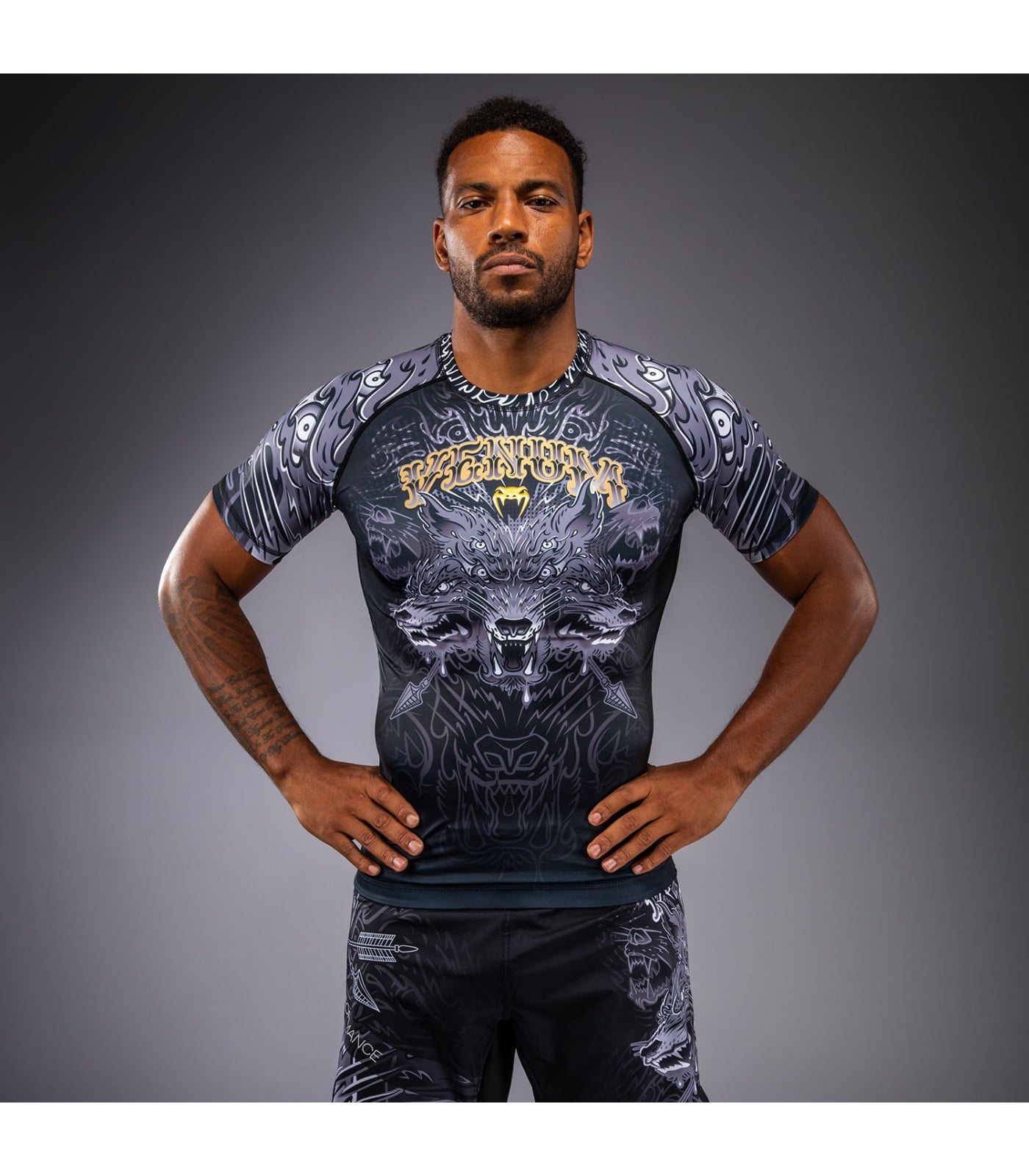 Рашгард - Venum Wolf Atak Short Sleeve Rashguard - Black/Grey Рашгард - Venum Wolf Atak Short Sleeve Rashguard - Black/Grey