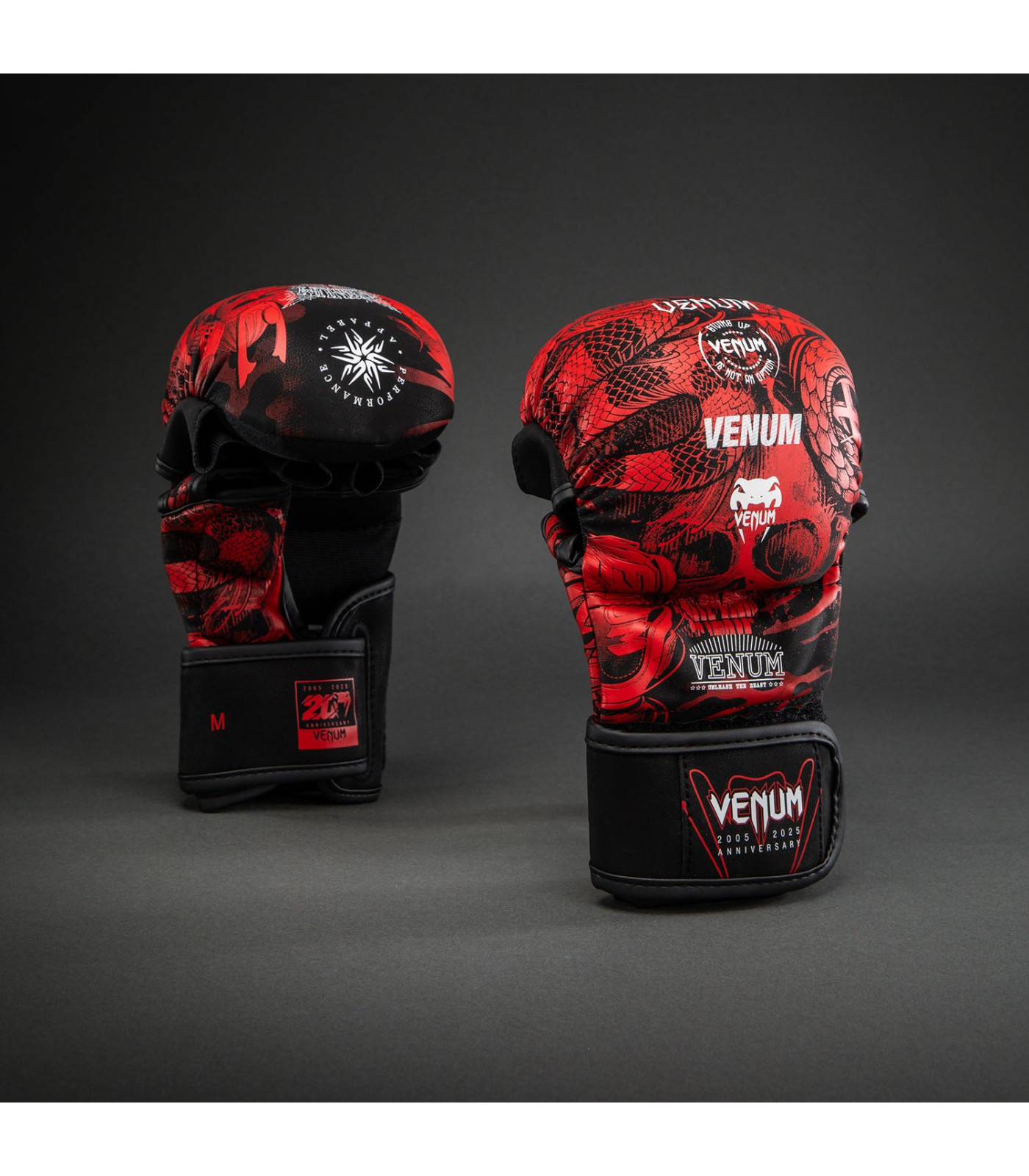 Тренировъчни ръкавици Venum 20th Anniversary Sparring Gloves - Black/Red​