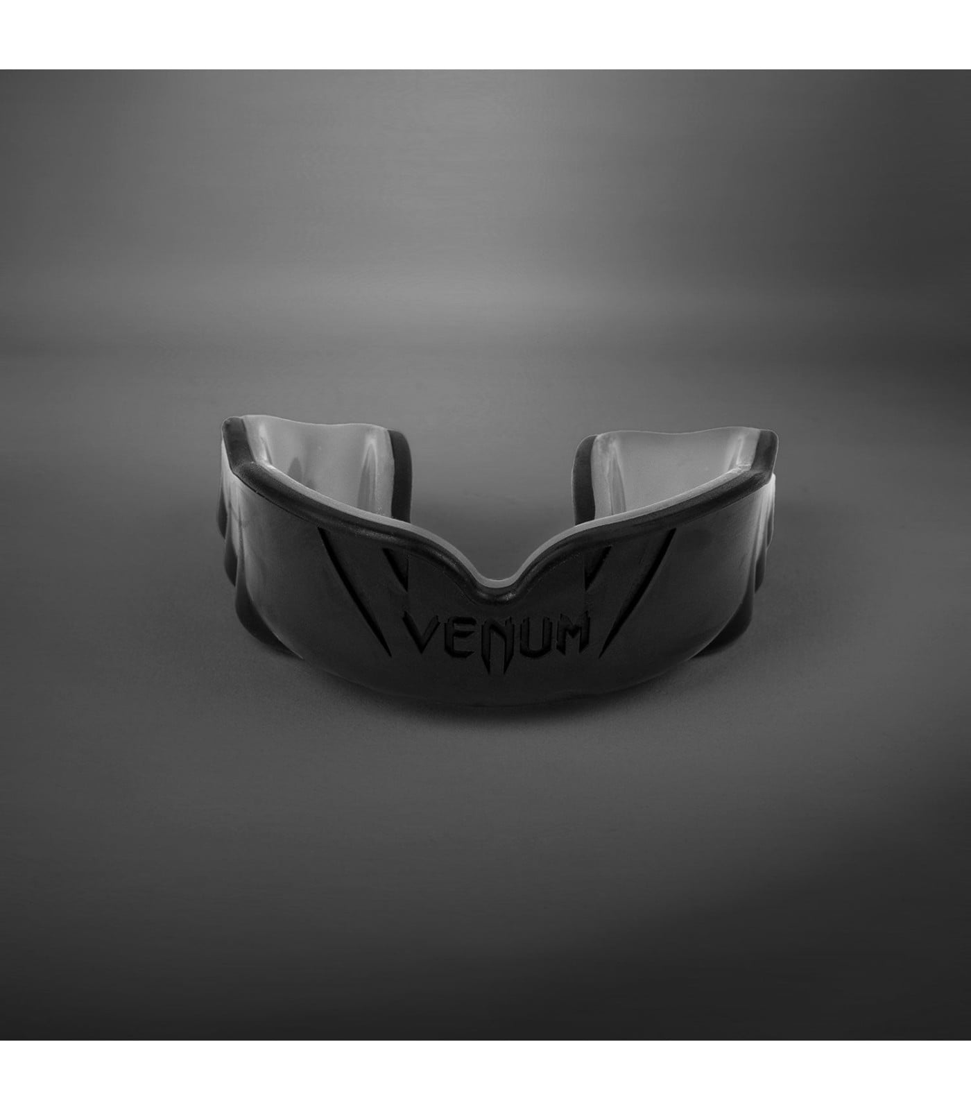 Venum Challenger Mouthguard - Black